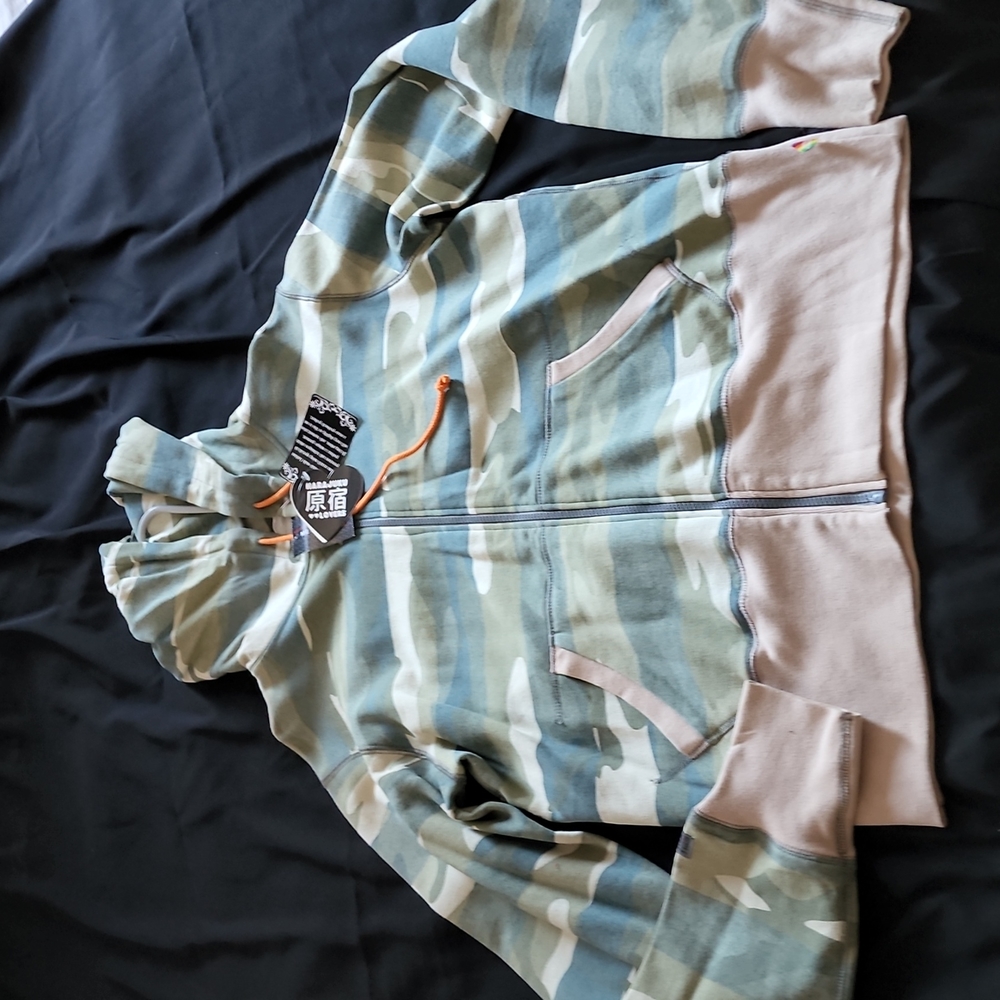 NWT - Harajuku Lovers Zippered hoodie